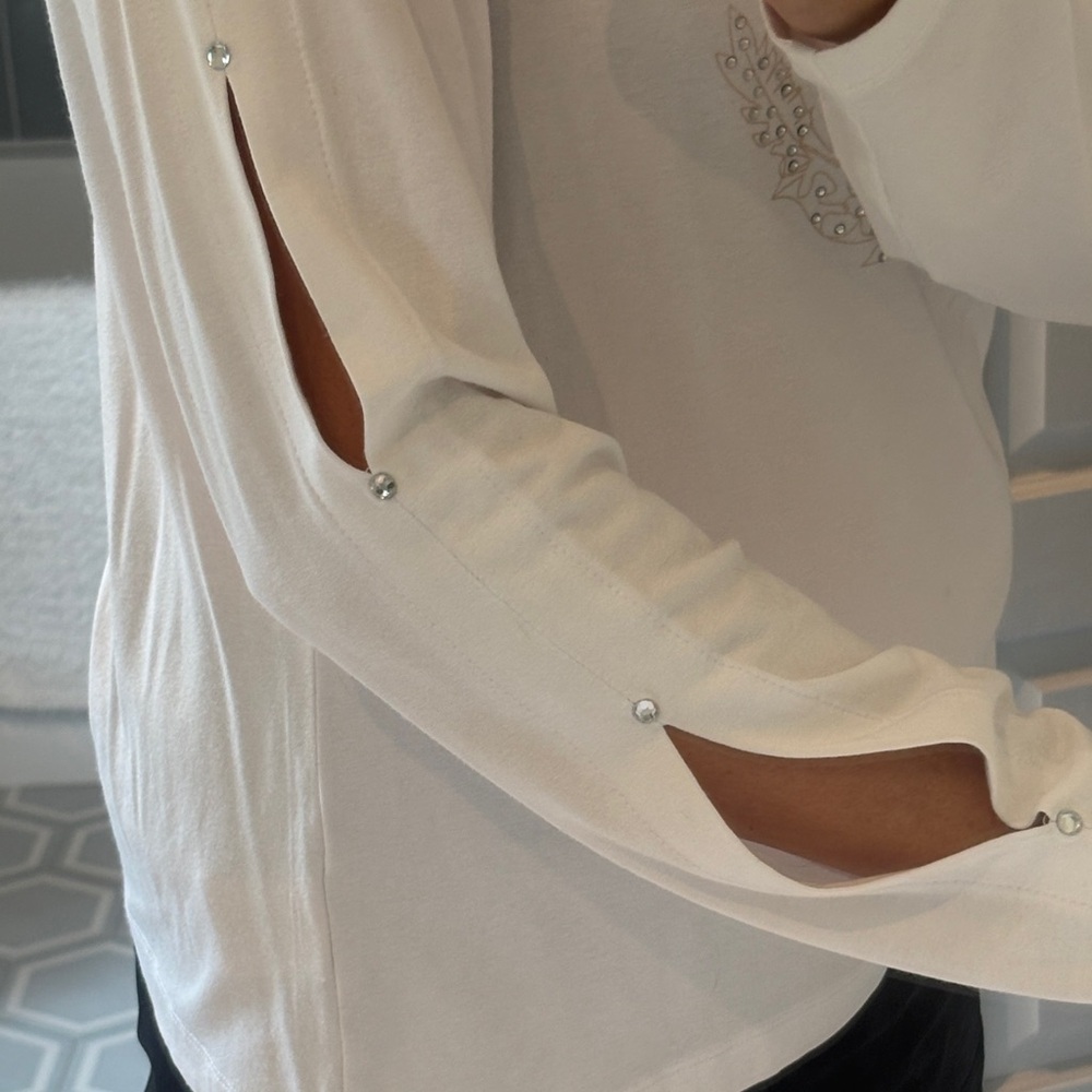 Burberry White Long Sleeve Tee - Picture 11 of 11